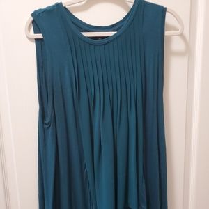 Vera wang dressy tank